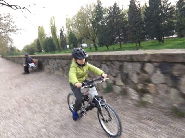 bambini in bici