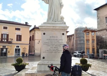 La statua di San Benedetto a Norcia