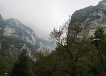 Gole della Rossa e Grotte di Frasassi