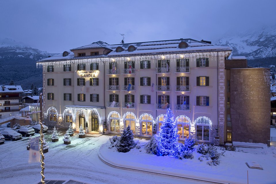 LuxuryBikeHotel_GrandHotelSavoia_Cortina_Veneto_esterno_inverno