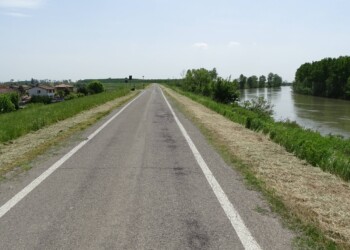delta del po - ciclabile sull'argine