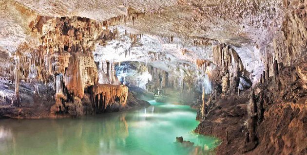 Ciclovia del Fiume Esino - Grotte di Frasassi Ciclovia del Fiume Esino - Grotte di Frasassi